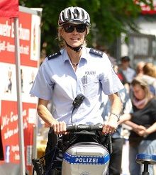 Polizeibeamtin im Dienst Foto Polizei Bochum