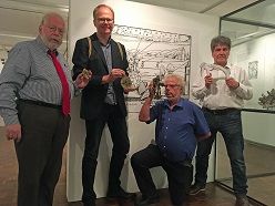 (v.li.): Dr. Werner Beckmann (Referent, Mundartarchiv Sauerland), Dr. Burkard Steinrücken (Leiter der Sternwarte Recklinghausen und Vorstandsmitglied der GfA), Ingo von Stillfried (Förderkreis Vermessungstechnisches Museum e.V.) und Ralf Koneckis (Dortmunder Mitglied der GfA). Foto: Katrin Pinetzki / Stadt Dortmund