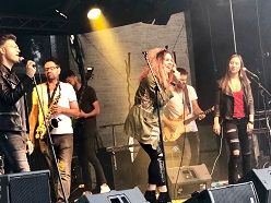 Foto der Session Possible, die im Rahmen des Stadtteilfondsprojekt Willy-Brandt-Gesamtschule wird 30 – Ein Musikfestival in und für Werne stattfand. Quellenangabe: „Foto: Willy-Brandt-Gesamtschule“