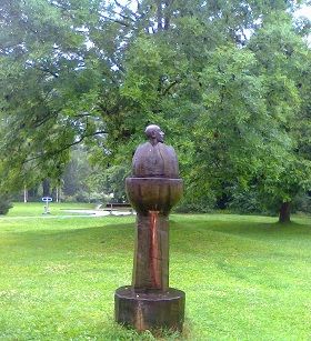Bernd Moenikes Mann im Ei  Foto Stadt Dortmund