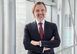 Prof. Dr. med. Thomas Nickl-Jockschat, Direktor der Universitätsklinik für Psychiatrie, Medizinische Fakultät der Otto-von-Guericke-Universität Magdeburg Quelle: Melitta Schubert Copyright: Universitätsmedizin Magdeburg