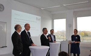Podiumsdiskussion zum Thema Transfer/Kooperationen  HWG LU