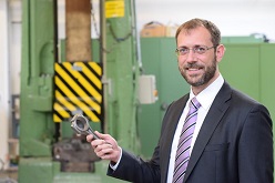 Prof. Dr. Michael Marré: Wie substituiert man in der Industrie für Massivumformung den Wegfall von Bauteilen wie beispielsweise einen Pleuel?  Fachhochschule Südwestfalen