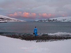 NORD / Eiswürfel I, 2023  Jan Philip Scheibe  Swaantje Güntzel, Foto Jan Philip Scheibe, VG Bild-Kunst Bonn 2023