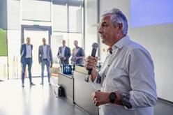 Prof. Dr. Michael Müßig von der Fakultät Informatik und Wirtschaftsinformatik an der Technischen Hochschule Würzburg-Schweinfurt  xtrakt media/Jonathan Ziegler