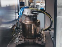 Aufbau der Hybridtechnologie zur Behandlung von Flüssigkeiten mit Elektronen Copyright: Fraunhofer FEP