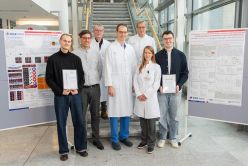 Ausgezeichnete Forschung am HDZ NRW: (v.l.) Jonas Reckmann, Dr. Andreas Brodehl, Prof. Dr. Hendrik Milting, Prof. Dr. Volker Rudolph, Prof. Dr. Jan Gummert, PD Dr. Anna Klinke, Fabian Bojku Quelle: (Foto: Finn Lehrke). Copyright: HDZ NRW