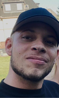 Wo ist Dustin R. (34)?