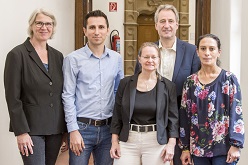 v.l.: Heidrun Oberländer-Yilmaz, Sprachmittler Murad Muslim, Ulrike Färber, Dr. Ralf Krumpholz und Sprachmittlerin Hewin Hiso.