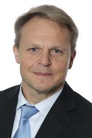 Prof. Dr. Hubert Schelzig, Direktor der Klinik für Gefäß- und Endovaskularchirurgie des Universitätsklinikums Düsseldorf (UKD). Foto: UKD