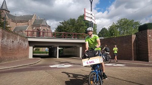 Lastenradfahrer auf niederländischem Radschnellwegenetz  Patrick Mayregger  Bergische Universität Wuppertal