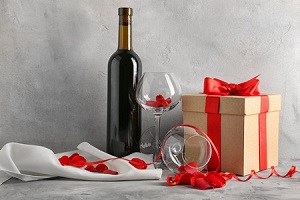 Wein Geschenk Symbolbild