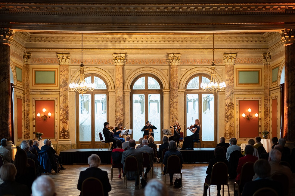 Konzertimpression des Quintetts im Zeugheersaal des Hotel Schweizerhof Luzern