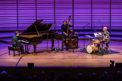 Klavier Fest Konzertfoto 19.05.2023 Fred Hersch Trio von Patrick Hürlimann