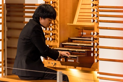 Kit Armstrong spielt auf der Goll Orgel