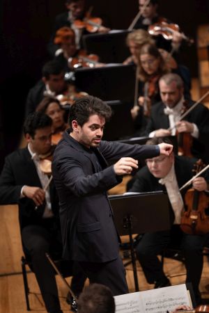 Israel Philharmonic Orchestra mit Lahav Shani Dirigent Konzertbild von Manuela Jans