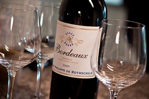 Bordeaux degustationsbereit Foto Raphael Reischuk pixelio.de