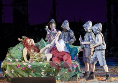 Erin Morley als Tytania Peter Rose als Bottom Zettel Kinder der Opernschule der Wiener Staatsoper Foto Michael Pöhn Wiener Staatsoper