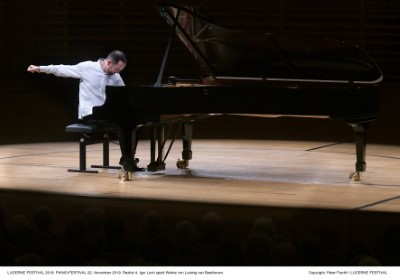 Igor Levit zelebriert Beethoven Konzertfoto von Peter Fischli