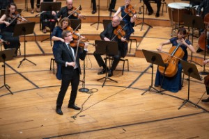 Mátyás Mézes, Violine spielt Beethoven