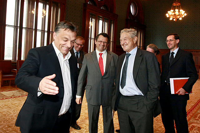 Orbàn Viktor und Soros György in bester Freundschaft 2010