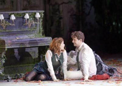 Rachel Frenkel als Hermia  Josh Lovell als Lysander Foto Michael Pöhn Wiener Staatsoper