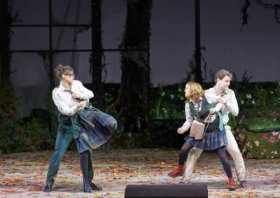 Rafael Fingerlos als Demetrius Valentina Naforniţa als Helena Rachel Frenkel als Hermia Josh Lovell als Lysander Foto Michael Pöhn Wiener Staatsoper