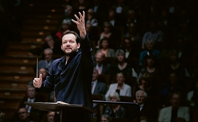 Andris Nelsons und das Gewandhausorchester intonieren erhaben