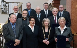 Oberbürgermeisterin verleiht Ehrenringe