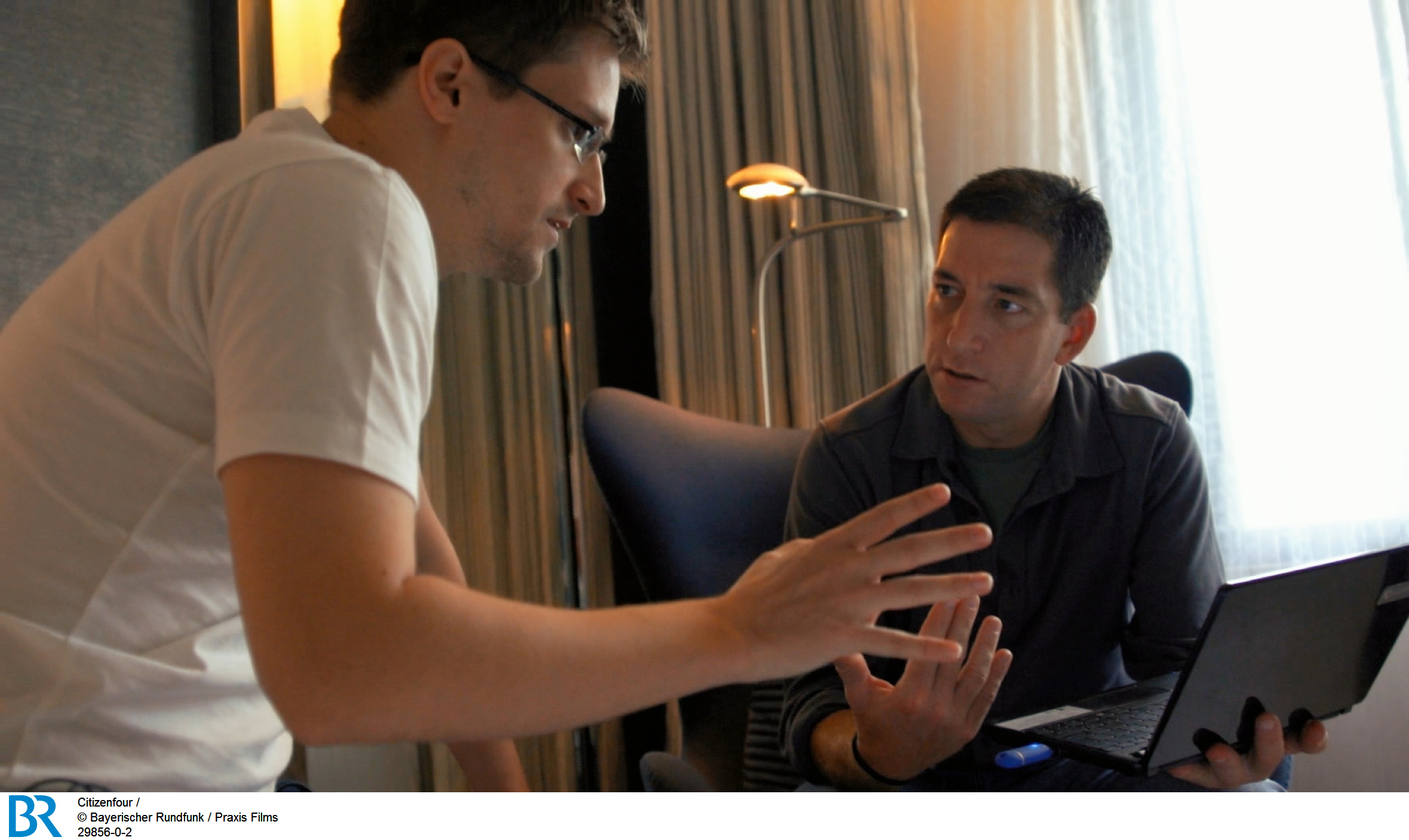 Edward Snowden mit Rechtsanwalt und Journalisten Glenn Greenwald© BR Praxis/ Films