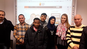 Ehrenamtliche Lernbegleiterin Alexandra Schepermann (2. v.r.) mit ihrer Gruppe