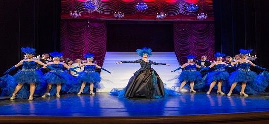 Stadttheater Sursee. MASKE IN BLAU