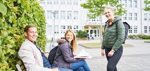 Nach dem Einsatz der Testsubstanz (v.l.n.r.) Dr. Anja Braune (NUK), Prof. Ralf-Thorsten Hoffmann, OÄ Dr. Sabine Grosche-Schlee, Schwester Dagmar Weidenhagen (Rad.) und Dr. Robert Freudenberg (NUK)  UKD
