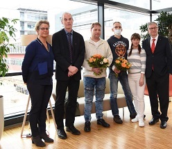 (v.l.n.r.) Dr. Catrin Palm, Prof. Christian Hugo (Nephrologie); Carsten Dürr, Ronny Kneipel, Simone Milde, Prof. Manfred Wirth.  Foto: Uniklinikum Dresden/Holger Ostermeyer