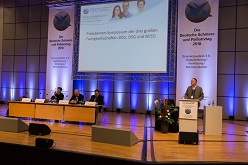 DGS, BVSD und DSG trafen sich beim 29. Deutschen Schmerz- und Palliativtag in Frankfurt, um Probleme und künftige Aufgaben zu identifizieren  DGS / Braune