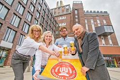 (v.l.n.r.): Claudia Friedrichs und Jasmin Vogel (Dortmunder U), Philipp Pöss (Agentur Go Between), Oliver Daniel Sopalla (Agentur Go Between).  Foto: Roland Gorecki / Dortmund-Agentur