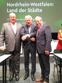 Thomas Hunsteger-Petermann, Ullrich Sierau, Pit Clausen (v.l.). Foto: Stadt Dortmund/Martin van der Pütten