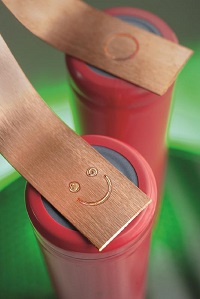 Einzelkontaktierung von 18650-Batteriezellen.  © Fraunhofer ILT, Aachen.