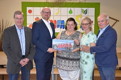 (v. l.): Beigeordneter Thomas Krützberg, Oberbürgermeister Sören Link, Geschäftsführerin Nicole Elshoff, Vorstandsvorsitzende Dr. Eva Maria Klatt und Vorstandsmitglied Manfred Stüdemann.