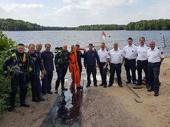 Foto des Tauchlehrgangs	(Feuerwehr Duisburg/Frank Wagner)