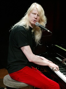 Gunzi Heil am Flügel Foto-Dieter Schleicher