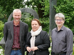 NRW-Umweltministerin Ursula Heinen-Esser mit IfADo-Direktor Jan Hengstler und Toxikologe Christoph van Thriel (links).