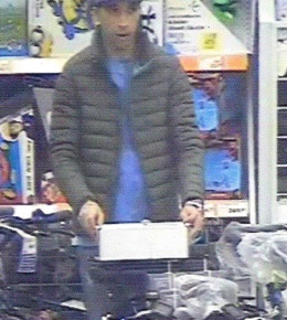 Unbekannter entwendet E-Bike - Wer kennt den abgebildeten Mann?