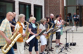 Hausbigband „Dizzy-levator“