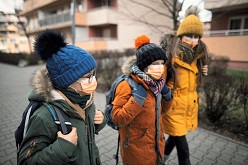 Die Corona-Pandemie stellt die Eltern herzkranker Kinder vor große Herausforderungen.  iStcok/Importhand