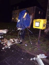 Der aufgesprengte Zigarettenautomat