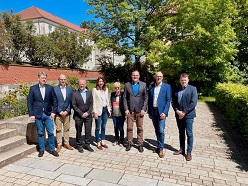 Der Transferbeirat und die Projektleitung des Transferwerks kamen zu einem ersten Treffen zusammen  Tina Bergknapp