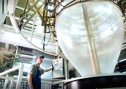 Die im Rahmen des RUBIO-Projekts entwickelten Biokunststofffolien aus PBS sind recyclingfähig, biologisch abbaubar und können auf gängigen Extrusionsanlagen verarbeitet werden.  © POLIFILM