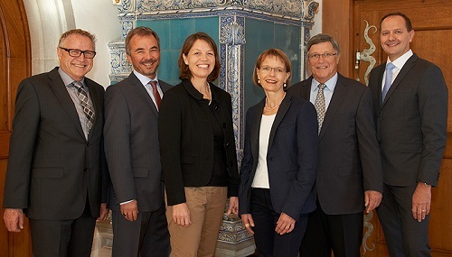 Gesamtstadtrat ,,v.l.n.r Bruno Bucher, Bauvorsteher; Beat Leu, Stadtpräsident, Jolanda Achermann- Sen, Sozialvorsteherin, Heidi Schilliger- Menz, Bildungsvorsteherin Paul Rutz, Finanzvorsteher, Godi Marbach, Stadtschreiber