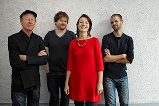v.l.n.r.Christy Doran, Lionel Friedli, Sarah Büchi, Vincent Membrez